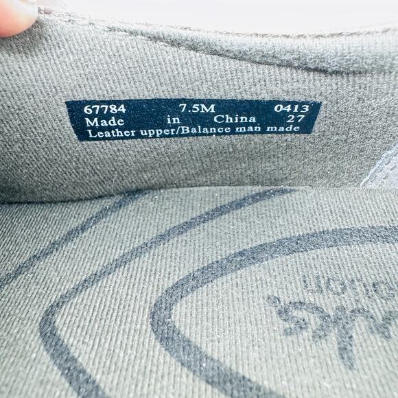 Clarks Walking Shoes Loafers Round Toe Slip On Motion Bronze Womens Size 7.5M - Picture 8 of 8